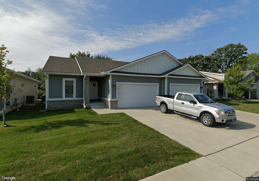 4417 Lower Beaver Rd, Des Moines, IA 50310 - photo 1