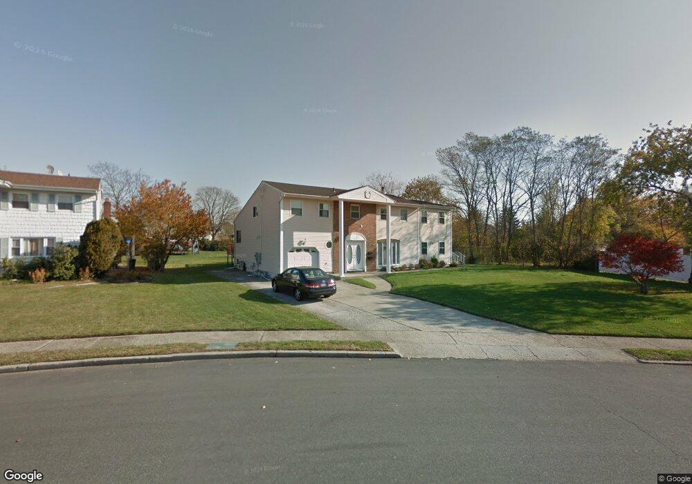 27 Sunshine Ln, Amityville, NY 11701 - photo 1