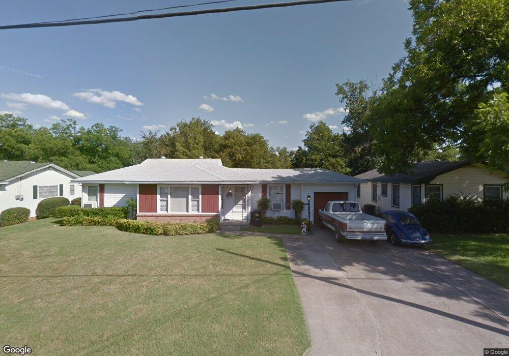 319 Woodard Ave, Cleburne, TX 76033 - photo 1