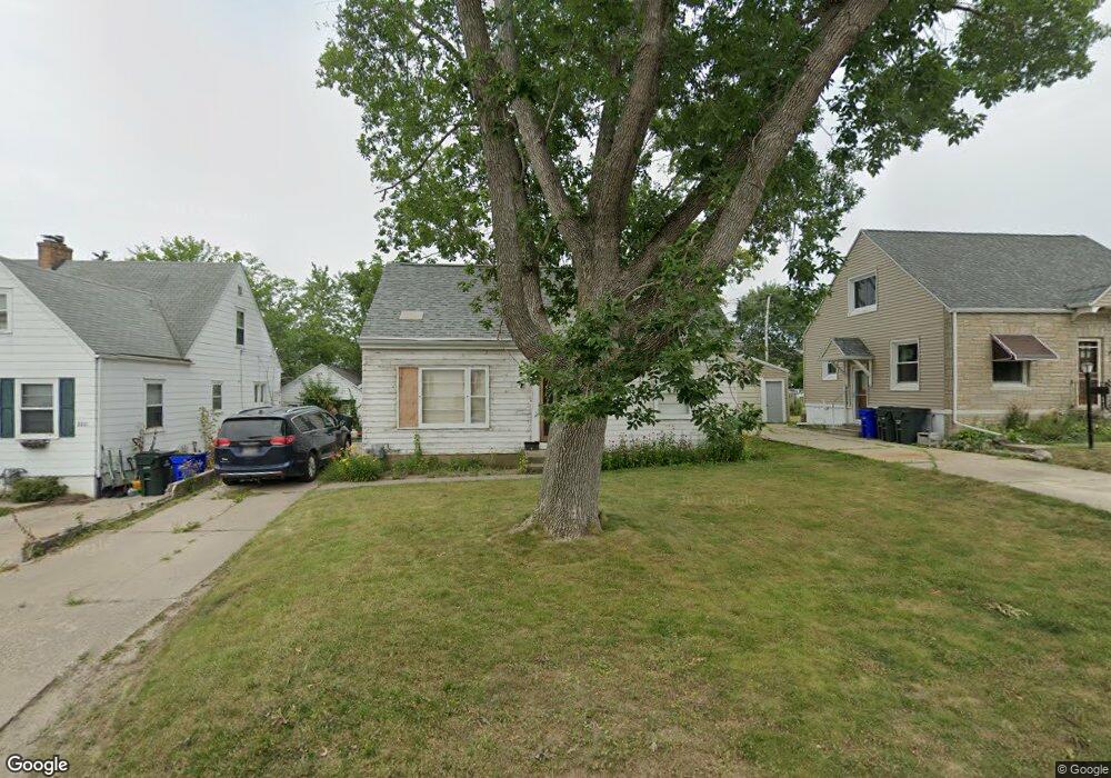 2207 Hamilton St SW, Cedar Rapids, IA 52404 - photo 1