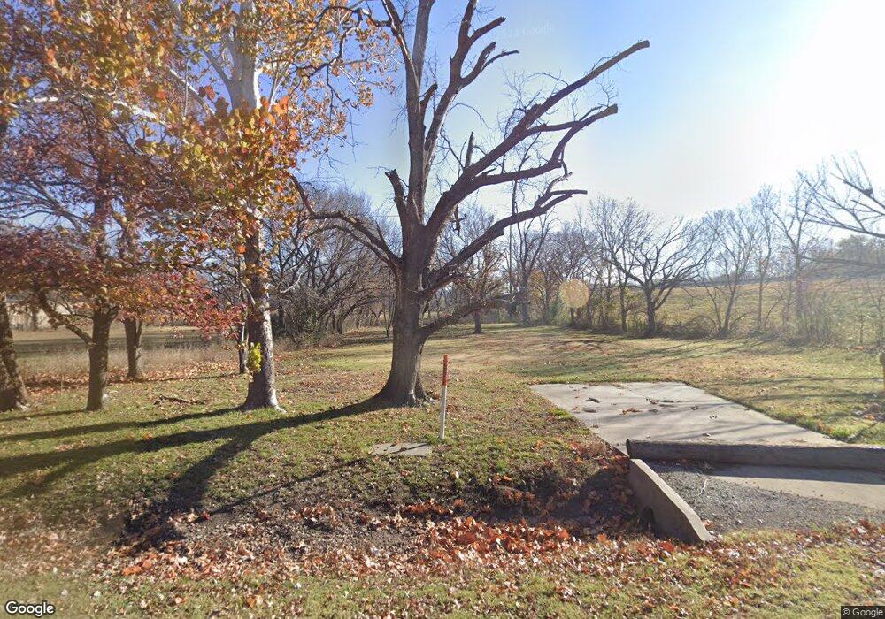 620 Lake Rd, Henryetta, OK 74437 - photo 1