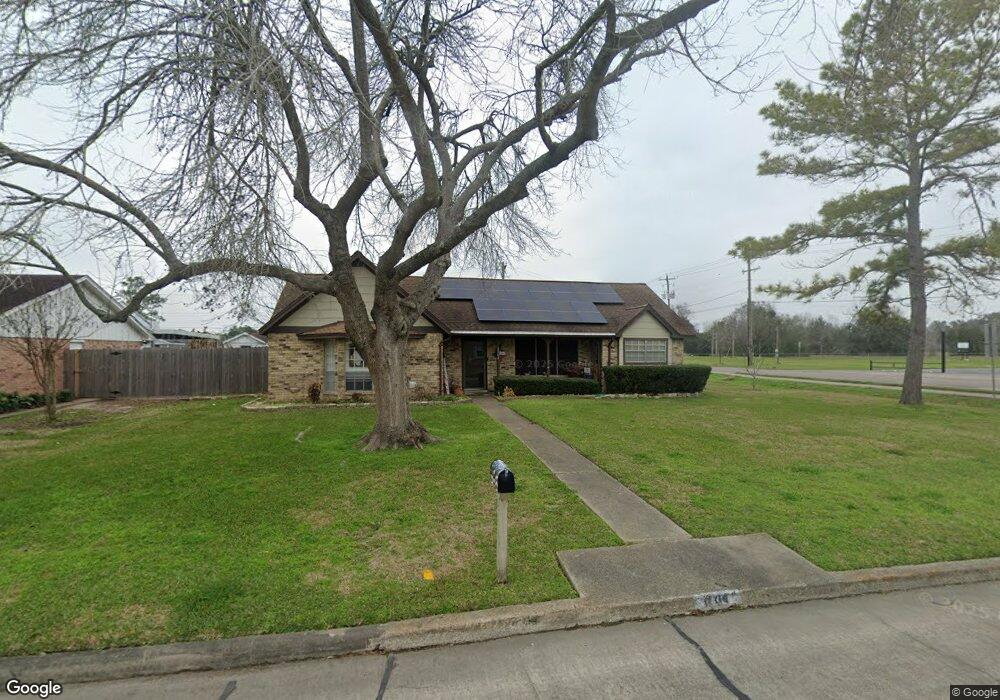 1704 Parkcrest St, Alvin, TX 77511 - photo 1