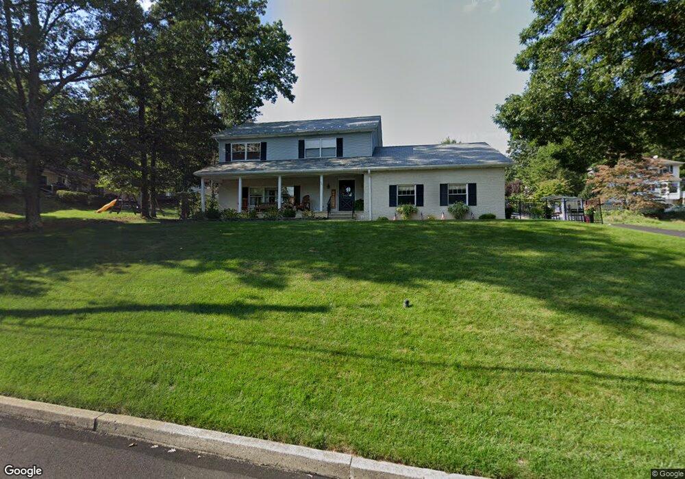 405 E Mountain Ave, Pen Argyl, PA 18072 - photo 1