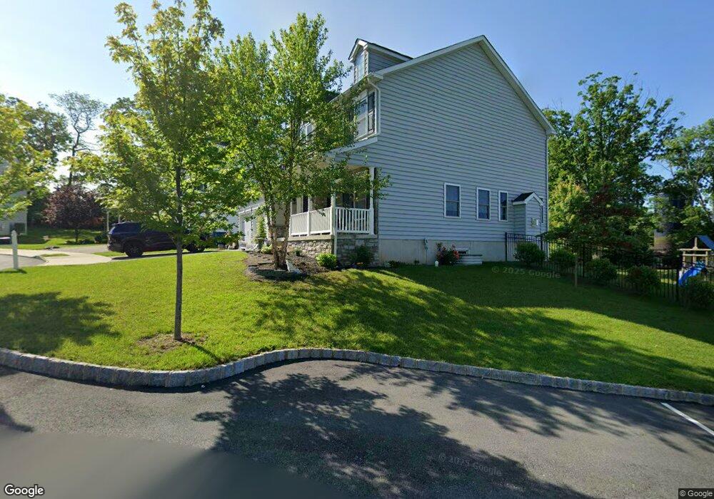 3021 Lynwood Ct, Pennsburg, PA 18073 - photo 1