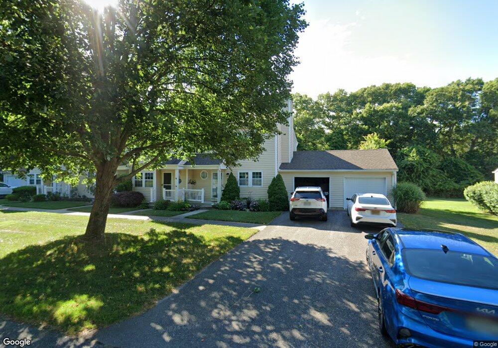 25 Jefferson Commons, Yaphank, NY 11980 - photo 1