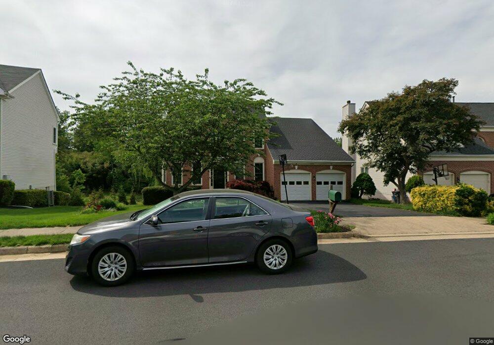 8916 Mountain Ash Dr, Springfield, VA 22153 - photo 1