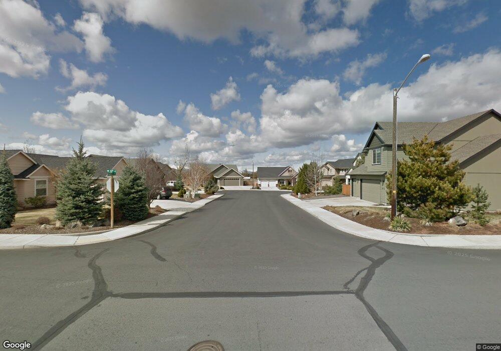 12 NW 22nd St, Redmond, OR 97756 - photo 1