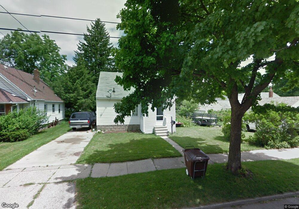 711 Lincoln Ave, Lansing, MI 48910 - photo 1