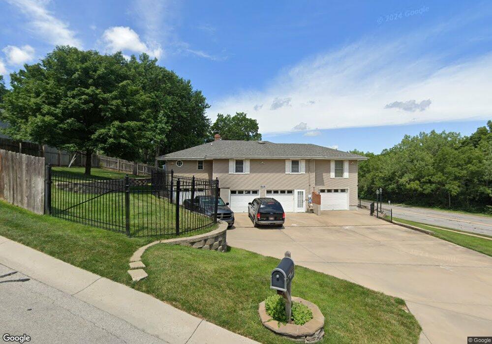 5902 Noland Rd, Shawnee, KS 66216 - photo 1