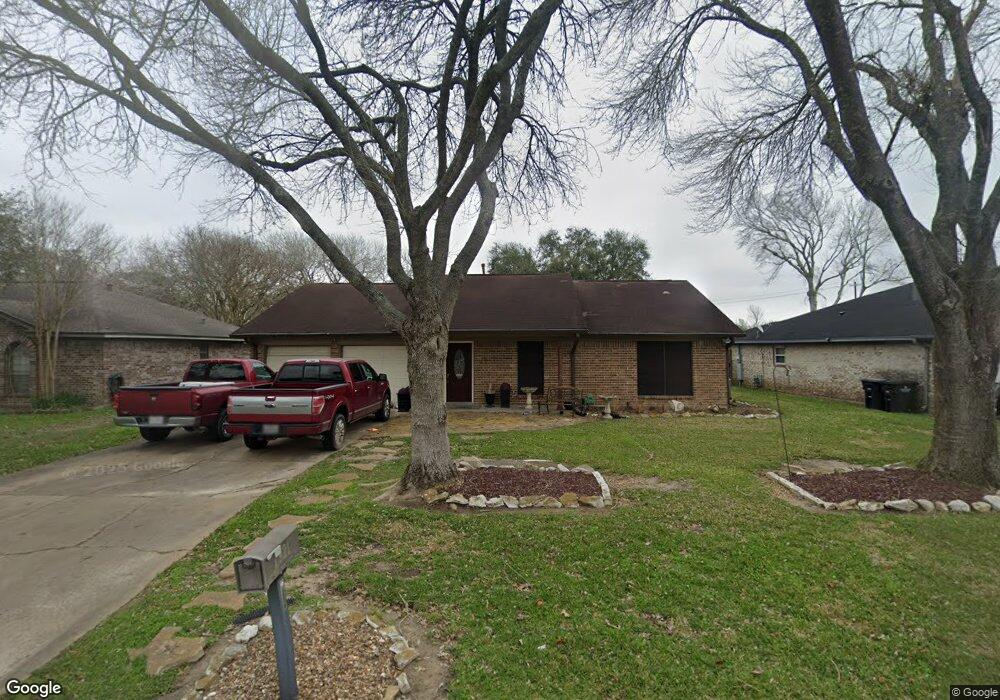 1921 Parkcrest St, Alvin, TX 77511 - photo 1