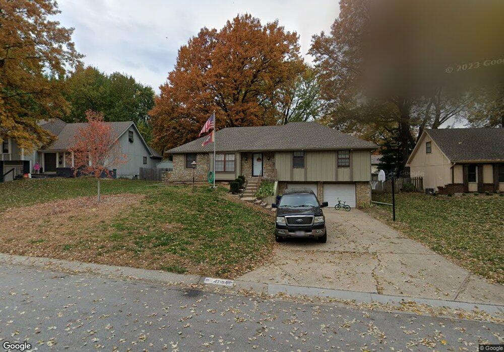 4718 Stearns Ln, Shawnee, KS 66203 - photo 1