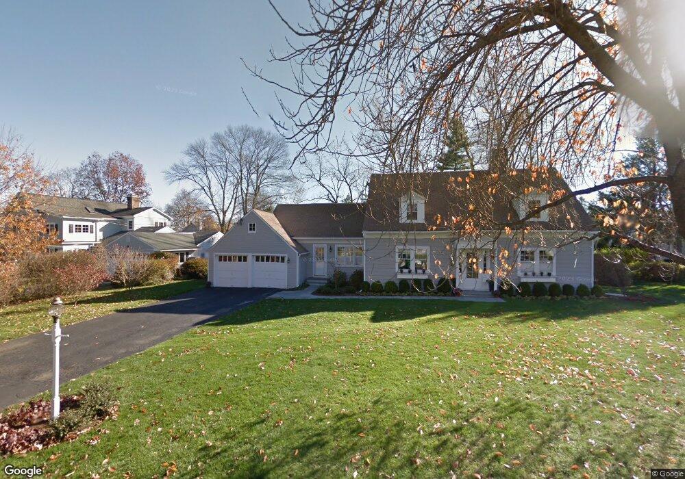 30 Brooks Rd, New Canaan, CT 06840 - photo 1