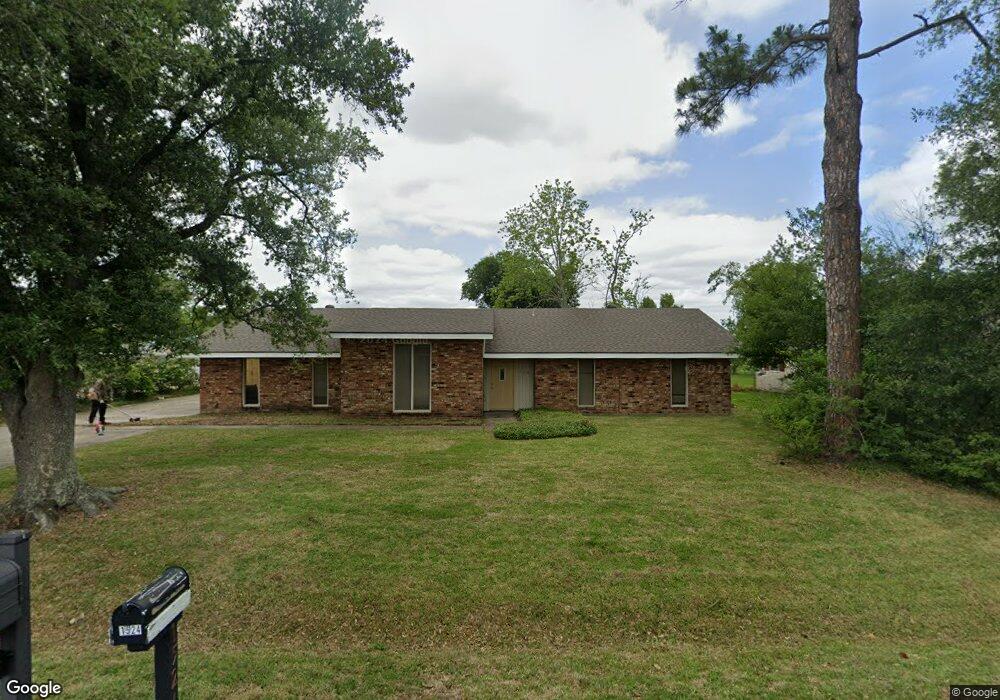 1524 N Greenfield Cir, Lake Charles, LA 70605 - photo 1