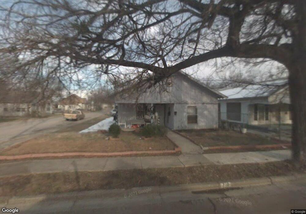 718 N Commerce St, Gainesville, TX 76240 - photo 1