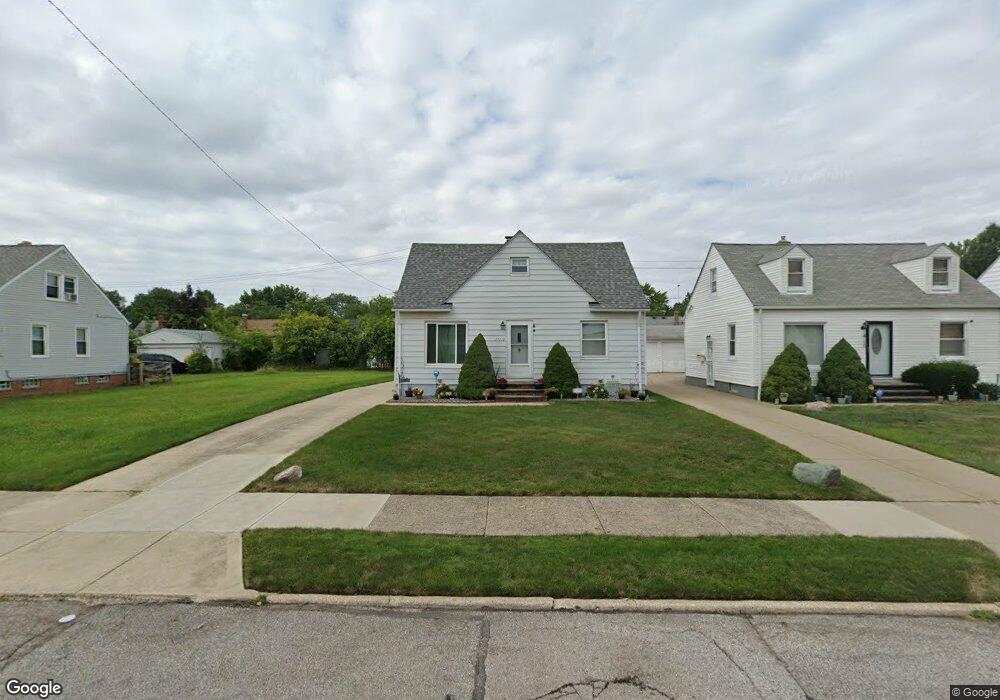 21313 Franklin Rd, Maple Heights, OH 44137 - photo 1