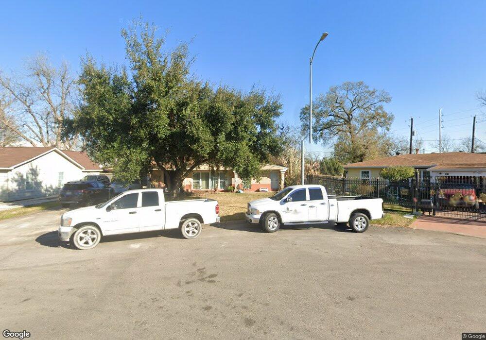 3611 Pecan St, Houston, TX 77087 - photo 1