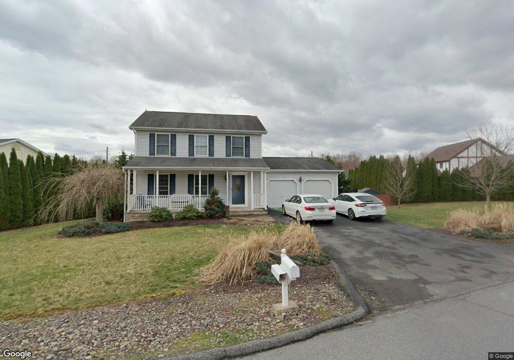 1304 Crestwood Dr, Archbald, PA 18403 - photo 1