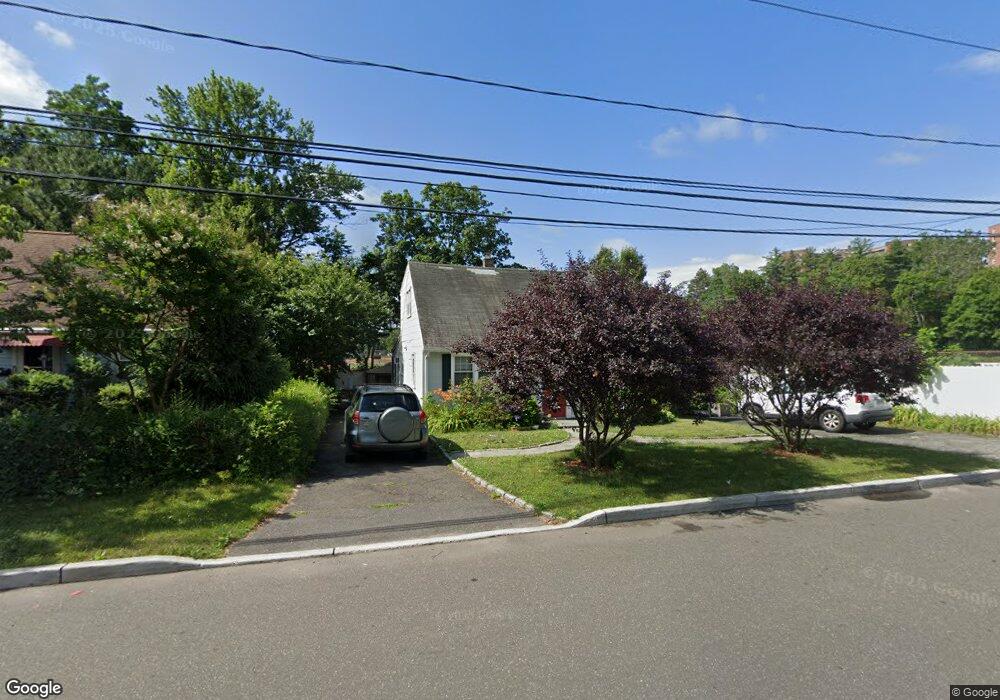 79 Holcomb Ave, Stamford, CT 06906 - photo 1