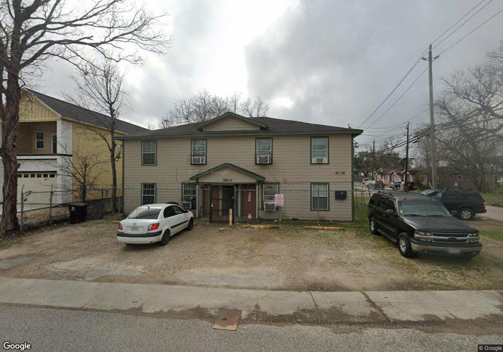 304 E 39th St, Houston, TX 77018 - photo 1