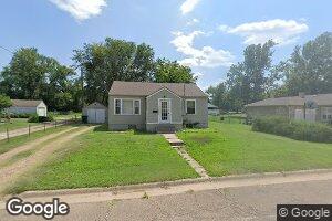 715 W 7th St, Larned, KS 67550