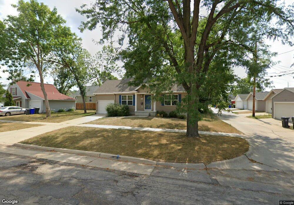 817 9th Ave SE, Cedar Rapids, IA 52401 - photo 1