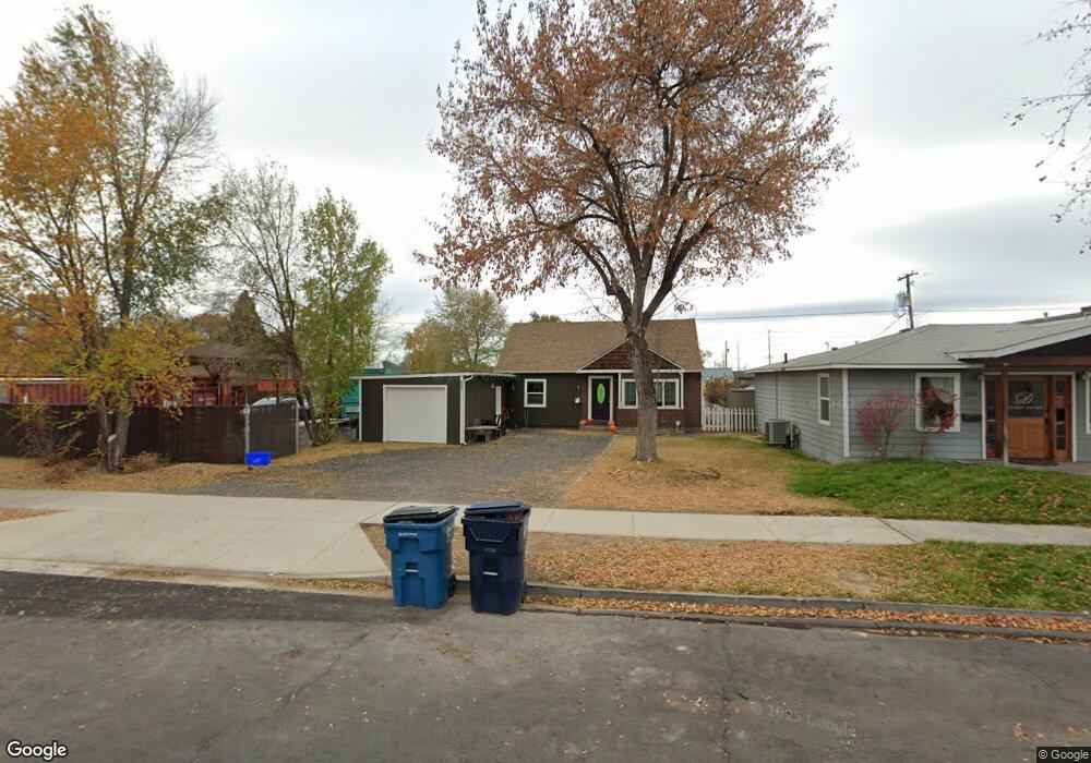 833 SW 12th St, Redmond, OR 97756 - photo 1