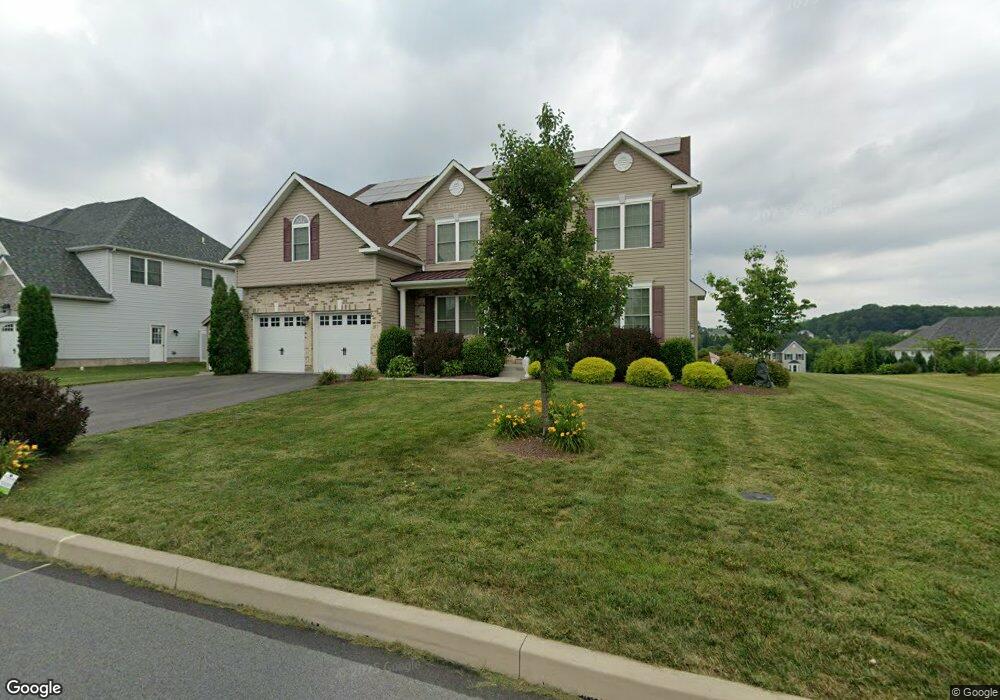 257 Danbury Dr, Nazareth, PA 18064 - photo 1