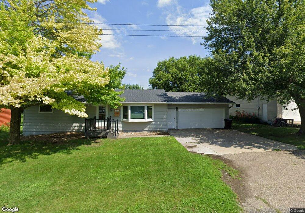 104 2nd St SW, Clarks Grove, MN 56016 - photo 1