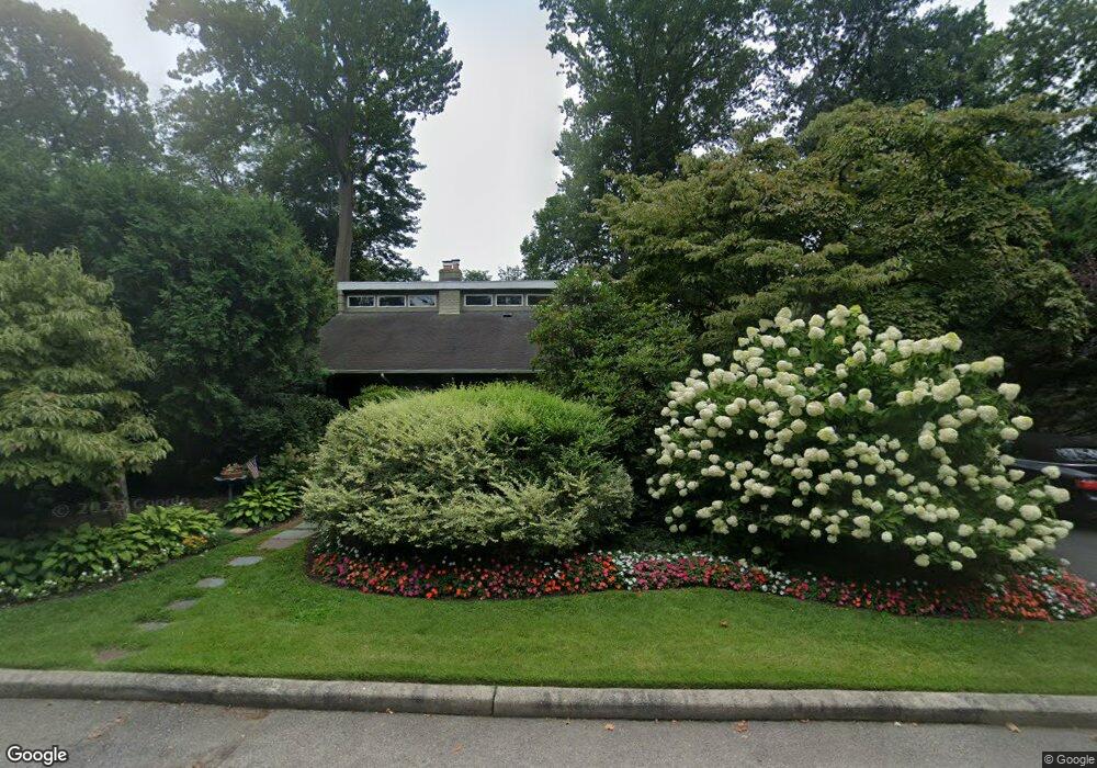 9 Tulip Dr, Glen Cove, NY 11542 - photo 1