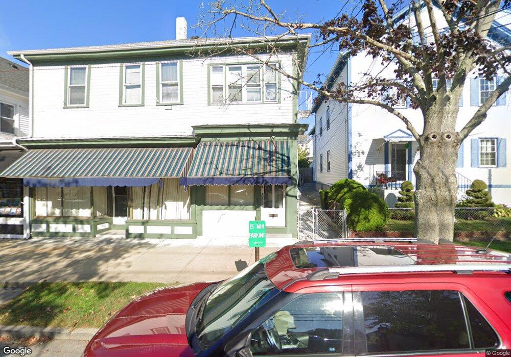 572 Wood St, Bristol, RI 02809 - photo 1