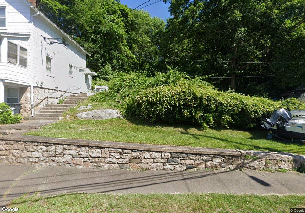 496 Leetes Island Rd, Branford, CT 06405 - photo 1