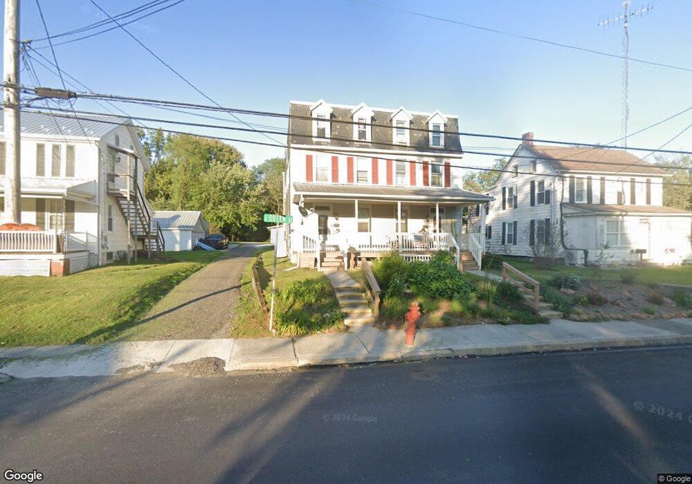 562 S Queen St, Littlestown, PA 17340 - photo 1