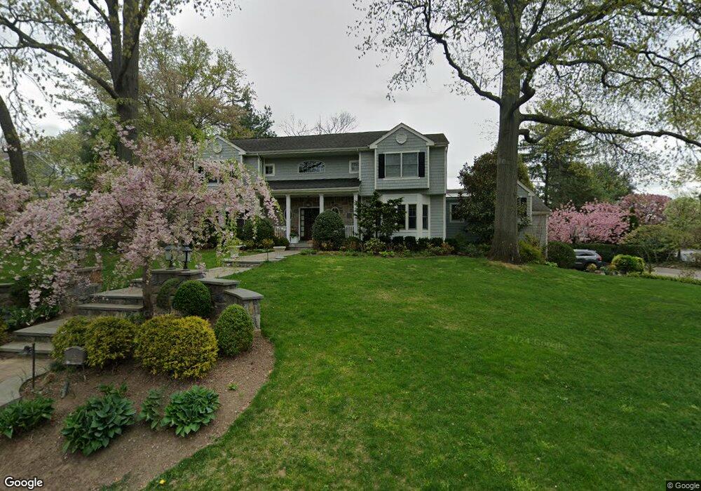 14 Birchdale Ln, Port Washington, NY 11050 - photo 1