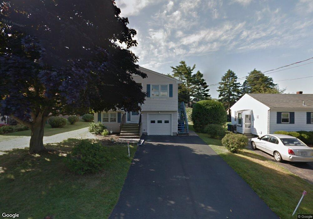 93 Reservoir Rd unit Top Unit, Middletown, RI 02842 - photo 1