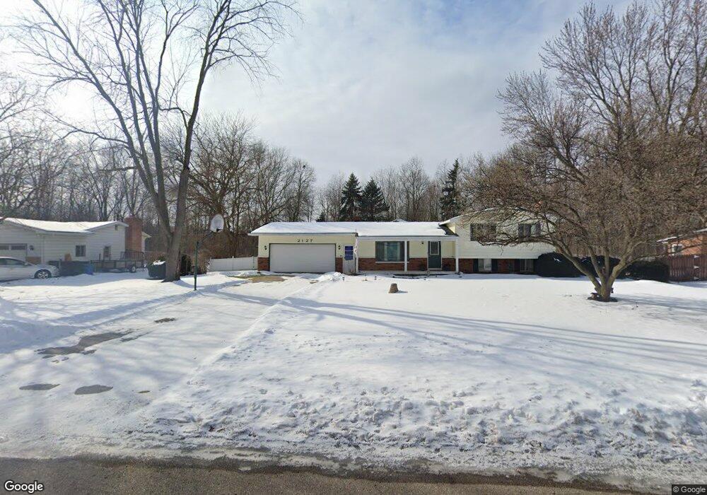2127 Holly Tree Dr, Davison, MI 48423 - photo 1
