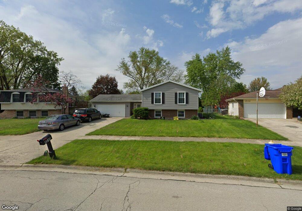 1518 Coloma Place unit 4, Wheaton, IL 60189 - photo 1