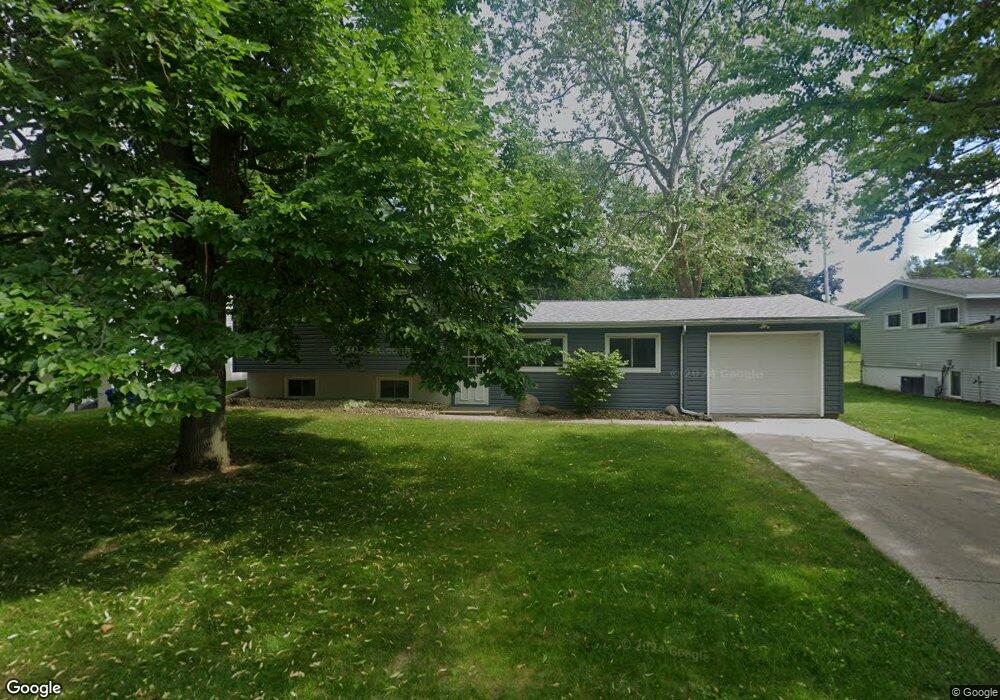 59 Parklane Cir, Bettendorf, IA 52722 - photo 1