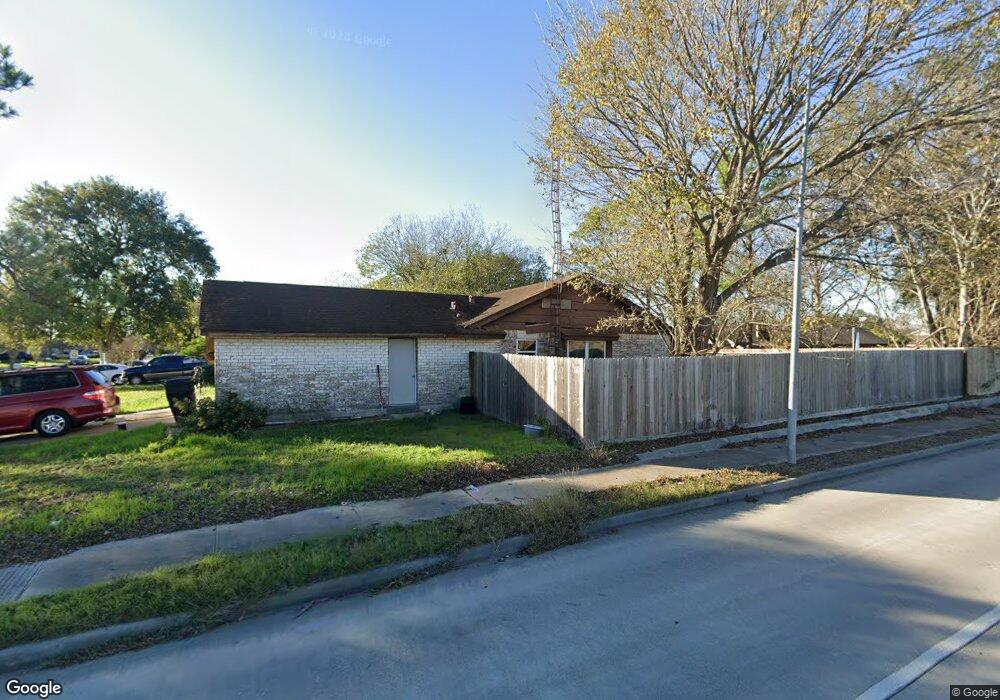 8451 Lettie St, Houston, TX 77075 - photo 1