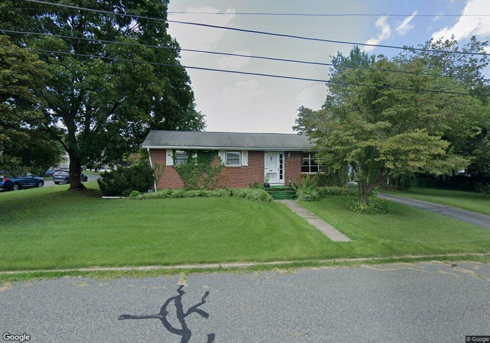 977 Sigsbee Ave, Phillipsburg, NJ 08865 - photo 1