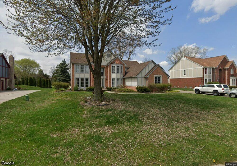 1868 Squirrel Valley Dr, Bloomfield Hills, MI 48304 - photo 1