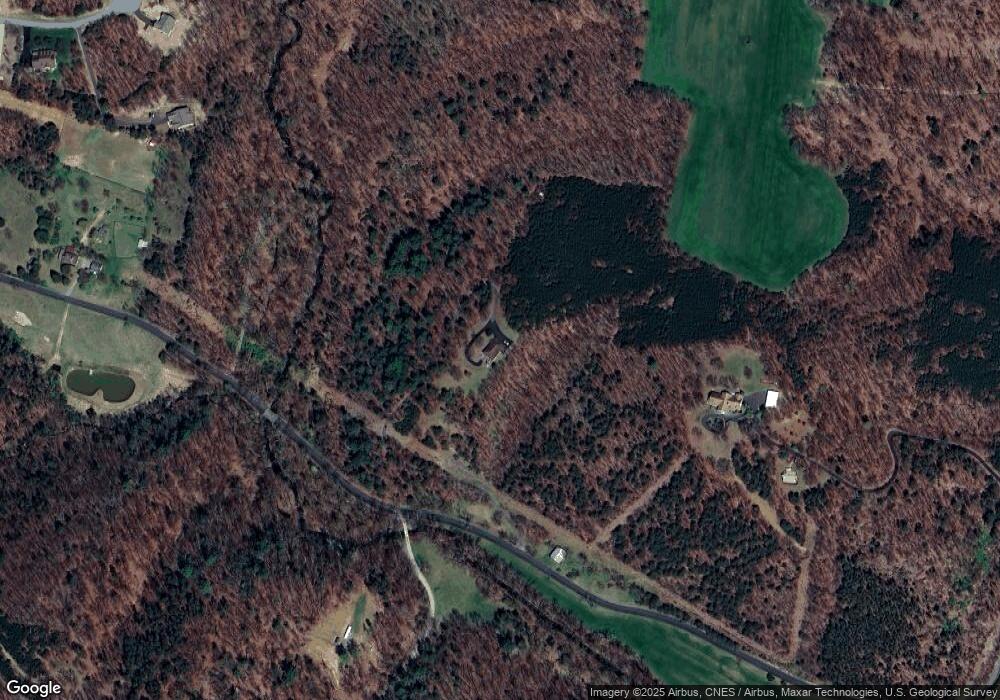 721 Oakland Rd, Berkeley Springs, WV 25411 - photo 1