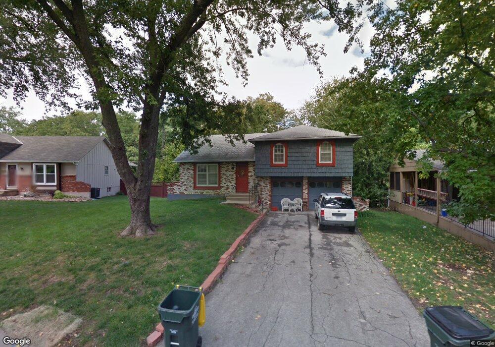 10906 W 71st Place, Shawnee, KS 66203 - photo 1