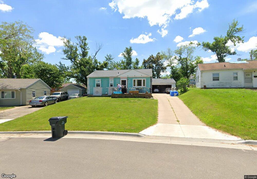 2219 9th Ave SW, Cedar Rapids, IA 52404 - photo 1