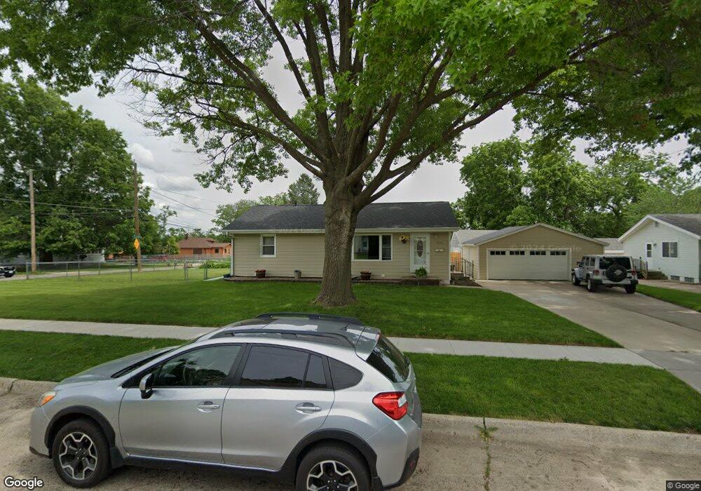 3319 Gleaves Ct, Des Moines, IA 50317 - photo 1