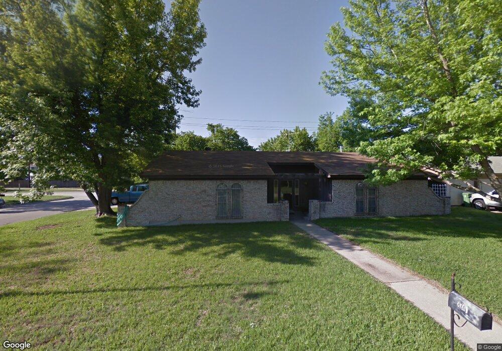 2301 Windsor Ct, Bedford, TX 76022 - photo 1