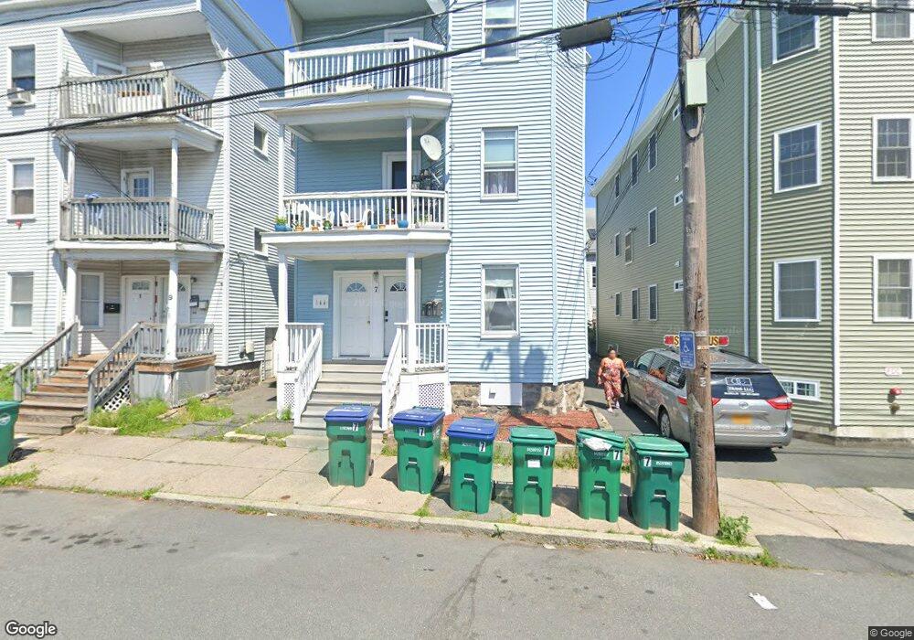 7 Moulton St, Lynn, MA 01905 - photo 1