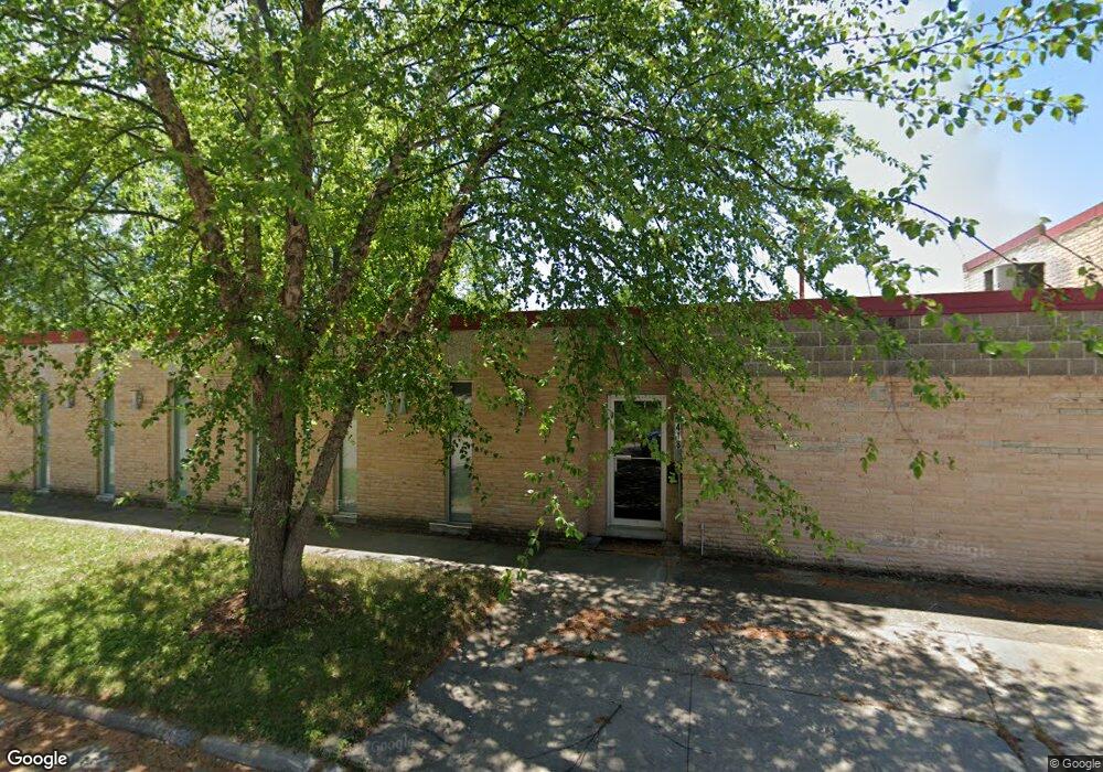 418 W 13th St, Cedar Falls, IA 50613 - photo 1