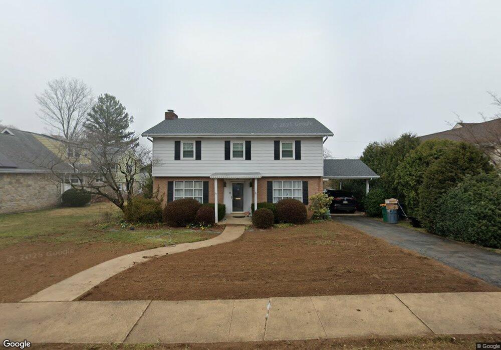 2307 Lindale Dr, Reading, PA 19609 - photo 1