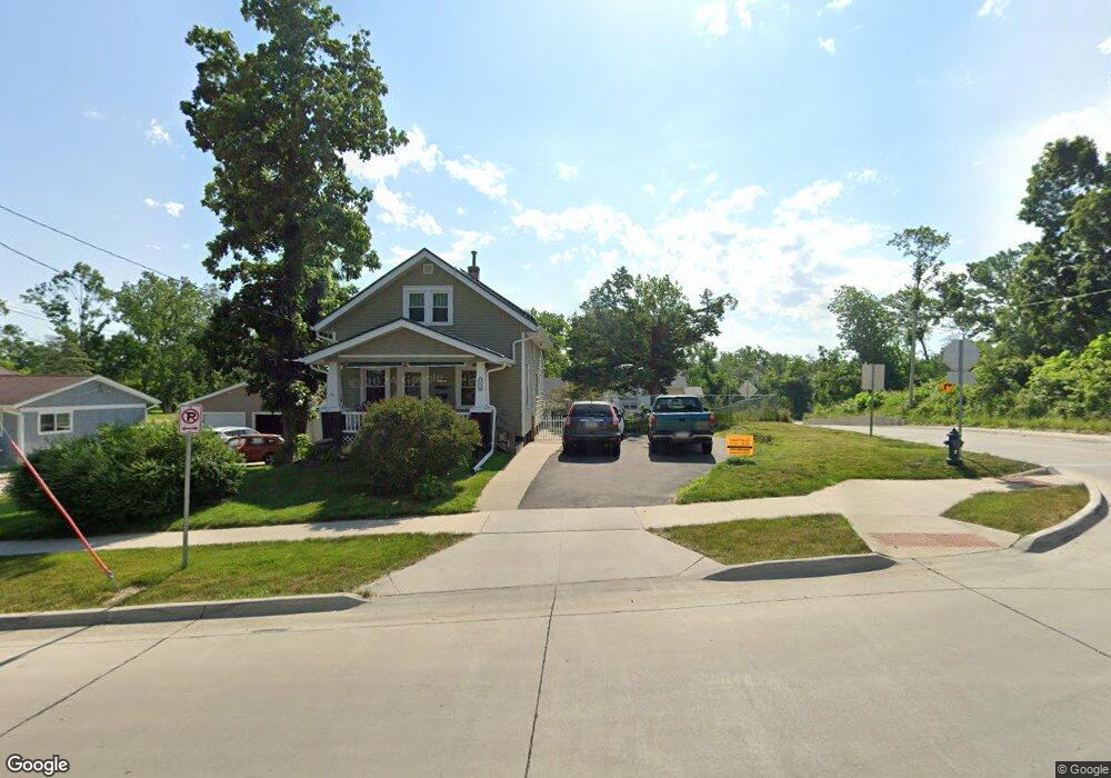 1138 19th St SE, Cedar Rapids, IA 52403 - photo 1