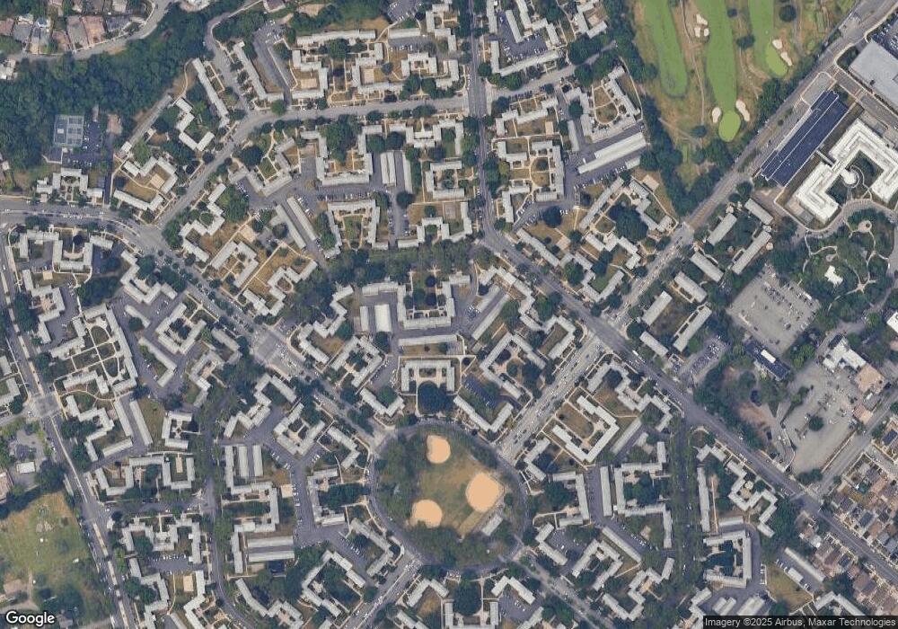 26056 73rd Ave unit B-2, Glen Oaks, NY 11004 - photo 1